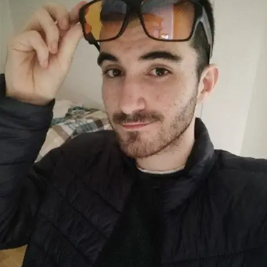 <strong>Carlos M.</strong>